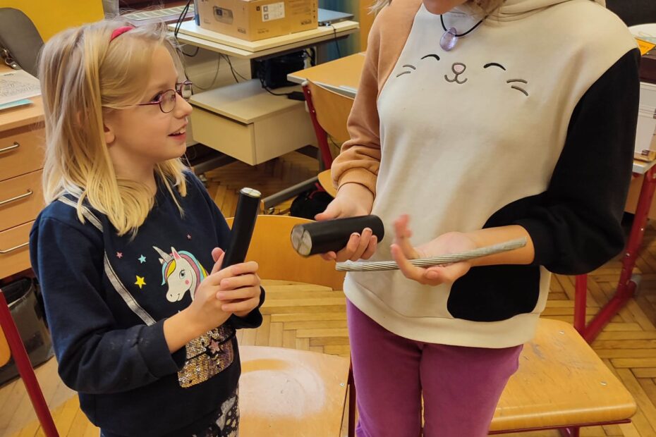 Kinder machen Versuche