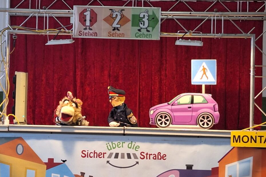 Bühne mit Puppentheater