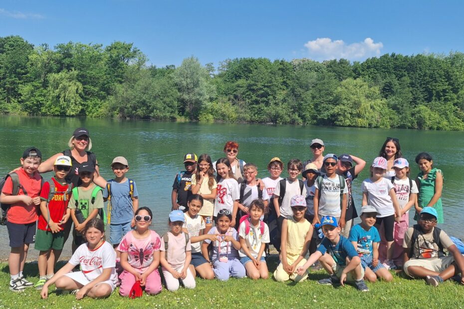 Gemeinschaftsfoto am Wandertag der beiden Schulklassen